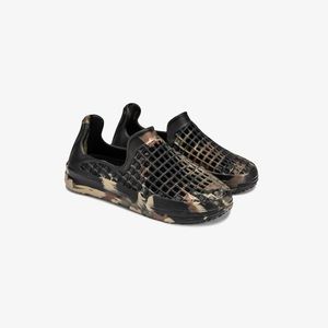 NWT Lusso Cloud Scenario slip on woodland camo size W10/8